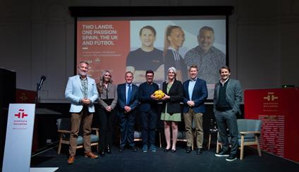 España y el Reino Unido celebran su pasión por el fútbol en el Instituto Cervantes de Mánchester