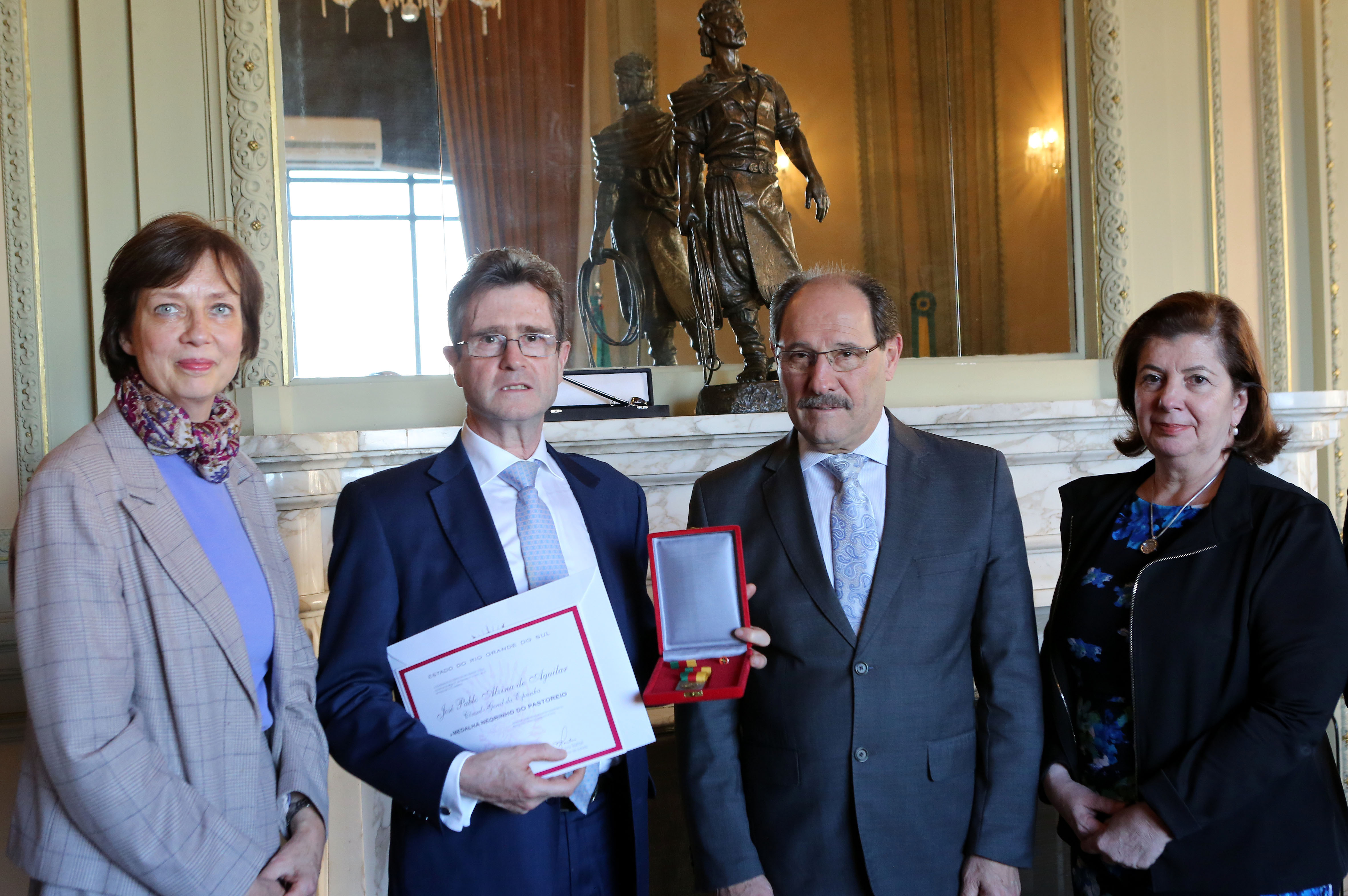 Despedida gobernador.jpg