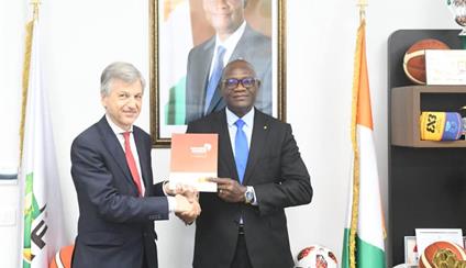 REUNIÓN DEL EMBAJADOR MARÍN GORBEA CON EL MINISTRO DELEGADO DE DEPORTE Y CALIDAD DE VIDA DE COSTA DE MARFIL