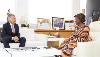 Reunión del Embajador de España con la Ministra de Economía de Costa de Marfil