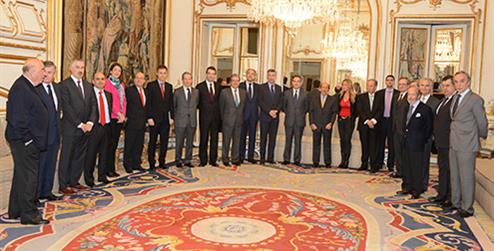 El Secretario de Estado de AAEE,Gonzalo de Benito, ha recibido en el Palacio de Viana a la delegación de empresararios españoles