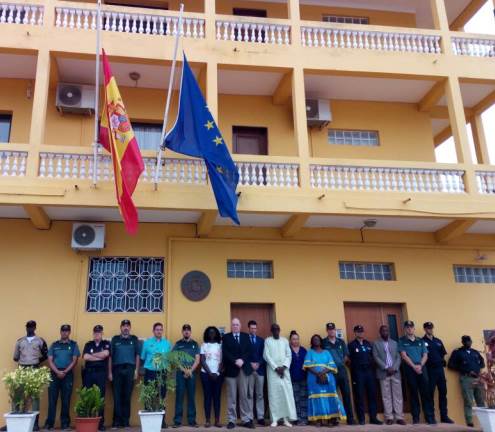 Foto minuto de silencioBissau495x430.jpg