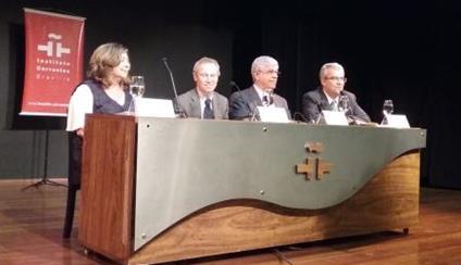  Presentación del libro “Relecciones sobre los indios y sobre el poder civil”