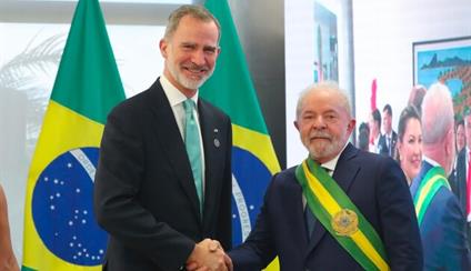 O Rei viaja a Brasília para a posse do Presidente Lula
