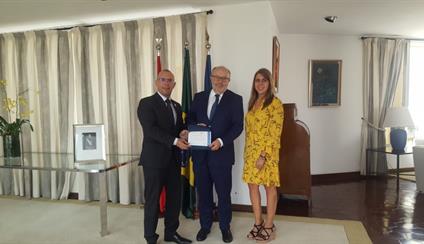 Fiscalidad en pro de una sociedad igualitaria con economía en crecimiento.