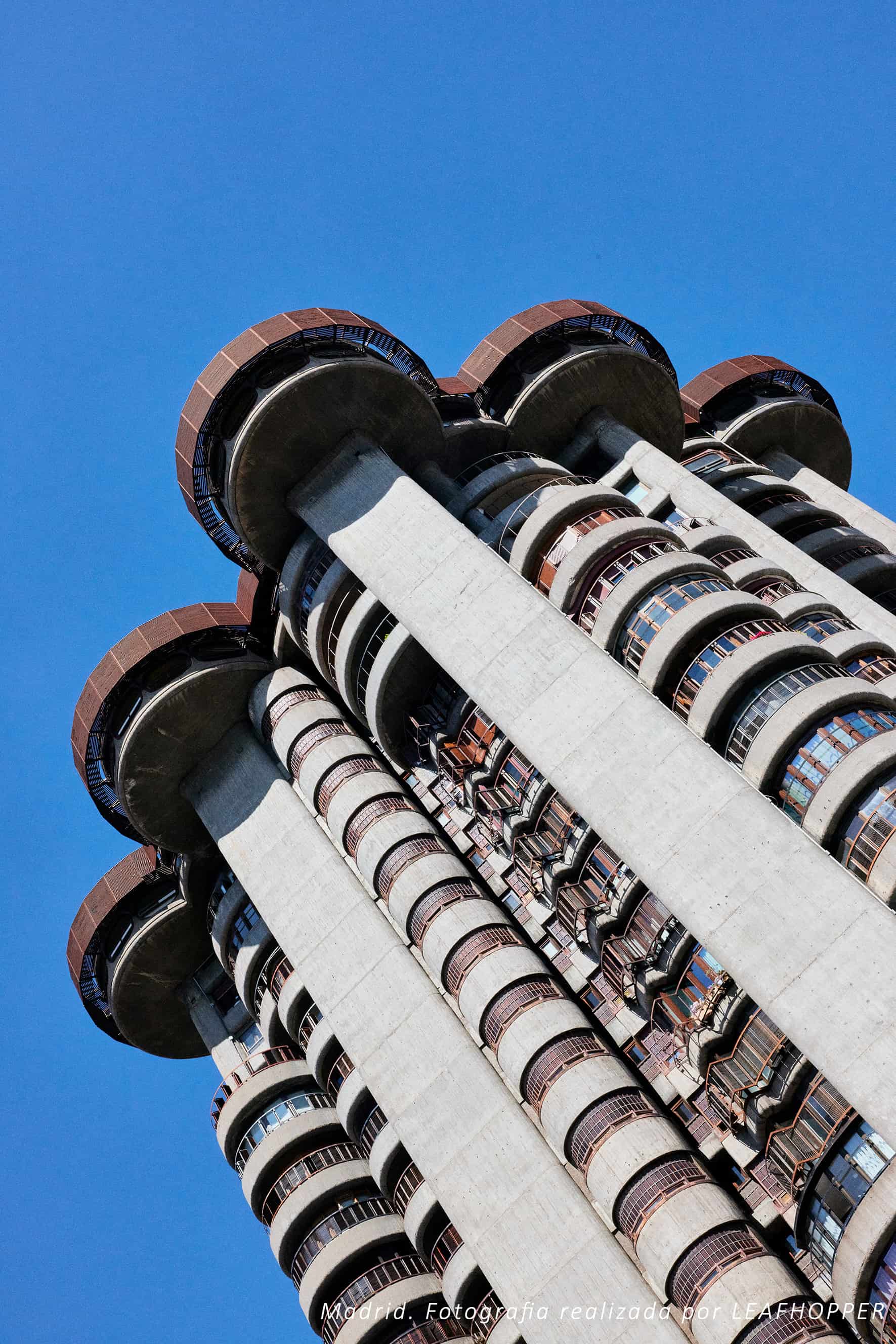 edificio diagonal.jpg