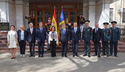 Visita de la ministra de Defensa a Chisinau 