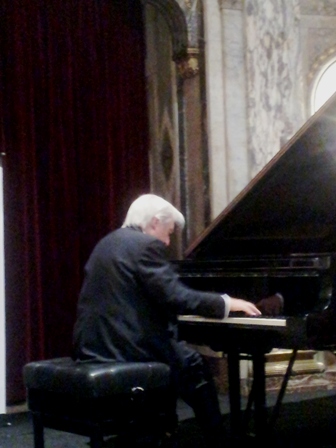 Joaquín Achúcarro, en un momento de su interpretación