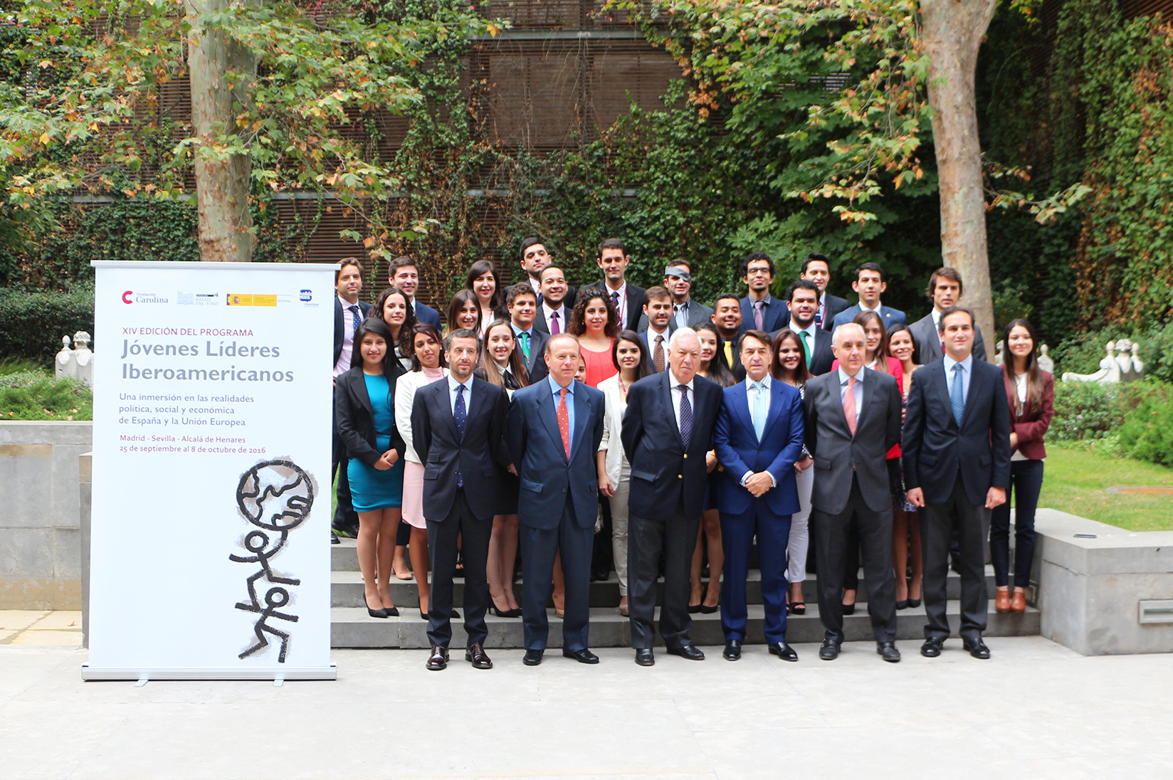 Jovenes Líderes con ministro Garcia Margallo.jpg