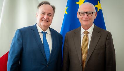El embajador de España en Malta visita la Oficina del Defensor del Pueblo en La Valeta