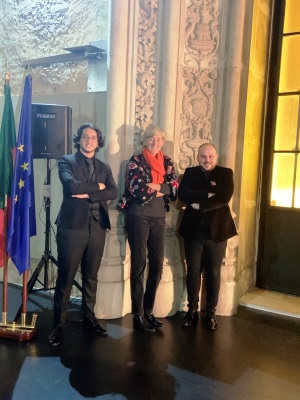 EMBAJADORA PERRETE.jpg