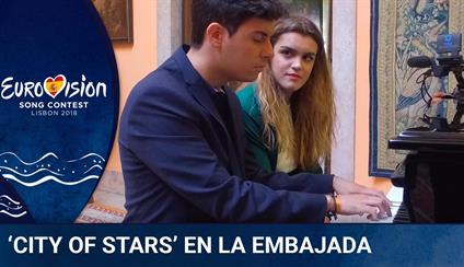 Los representantes de Eurovisión, Amaia y Alfred en la Embajada de España en Lisboa