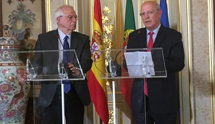 El Ministro Borrell se reunió con su homólogo en Lisboa