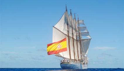 The Juan Sebastián de Elcano docks in London