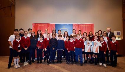 La embajadora visitó a la Selección Española femenina de fútbol