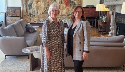 La embajadora recibe a la vicepresidenta para Europa de British Petroleum