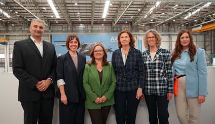 La embajadora visitó las instalaciones de AIRBUS en Filton