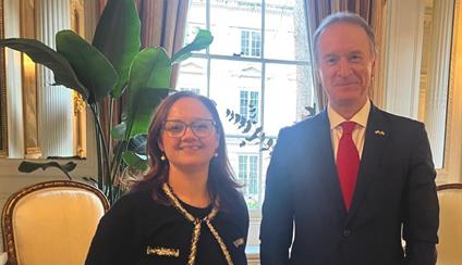 Reunión con Andrew Gwatkin