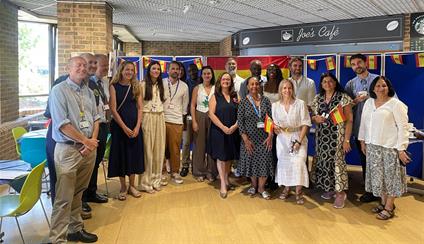 La embajadora visitó el Royal Brompton Hospital de Londres