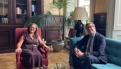 La embajadora recibe al nuevo embajador de la Unión Europea en el Reino Unido, Jukka Salovaraa