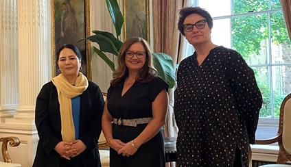 A meeting with the Afghan journalist Zahra Joya and Spanish journalist Ana Carbajosa