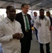 El Embajador de España en Mozambique visita el Centro de investigación en salud de Manhiça