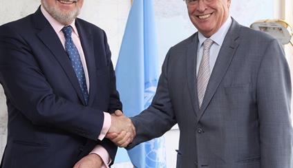 El Embajador se reúne con el Director Ejecutivo de ONU-Hábitat