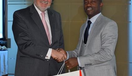 El Embajador Javier García de Viedma visita el Standard Group