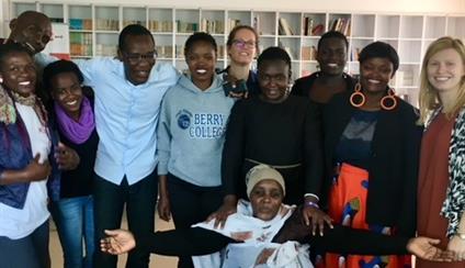 La Embajada acoge una reunión de Brigadas Internacionales de Paz con Defensores de los Derechos Humanos