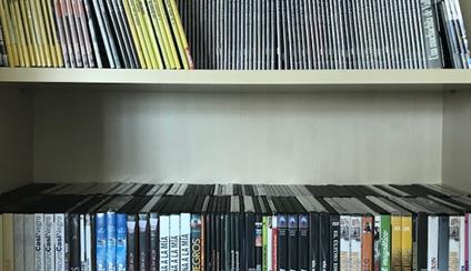 La Embajada pone en marcha un sistema de préstamo de películas y documentales en español