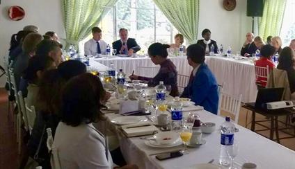 La Embajada organiza un desayuno de trabajo del Grupo de Amigos de los Océanos