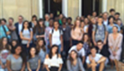 Visita de alumnos del Liceo Albert Camus de Bois-Colombes y del Liceo Español Luis Buñuel a la Embajada de España
