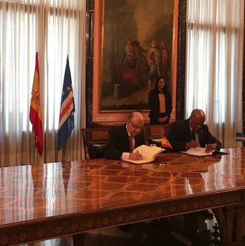 firma.convenio.MONTORO.jpg
