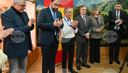 Inauguración de la Exposición fotográfica “Bulgaria y España. 30 años vecinas y amigas en la Antártida” en Plovdiv