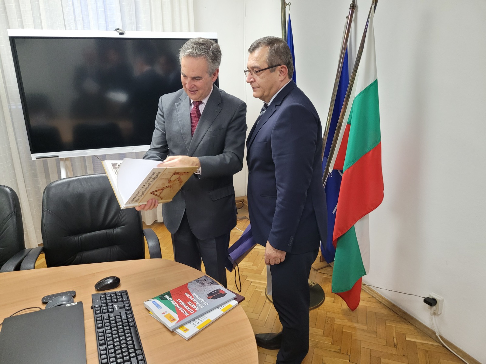 WhatsApp Image 2022-11-18 at 09.32.43.jpeg