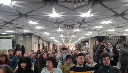 Encuentro entre el escritor español Javier Cercas y el laureado autor búlgaro Georgi Gospodinov