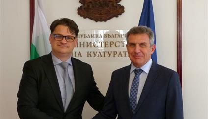 Reunión del Embajador de España con el Ministro de Cultura