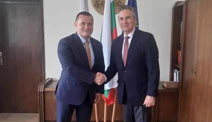 Reunión del Embajador de España y el Alcalde de Ruse