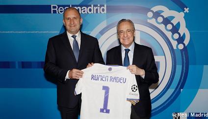 El Presidente de Bulgaria recibido por el Presidente del Real Madrid