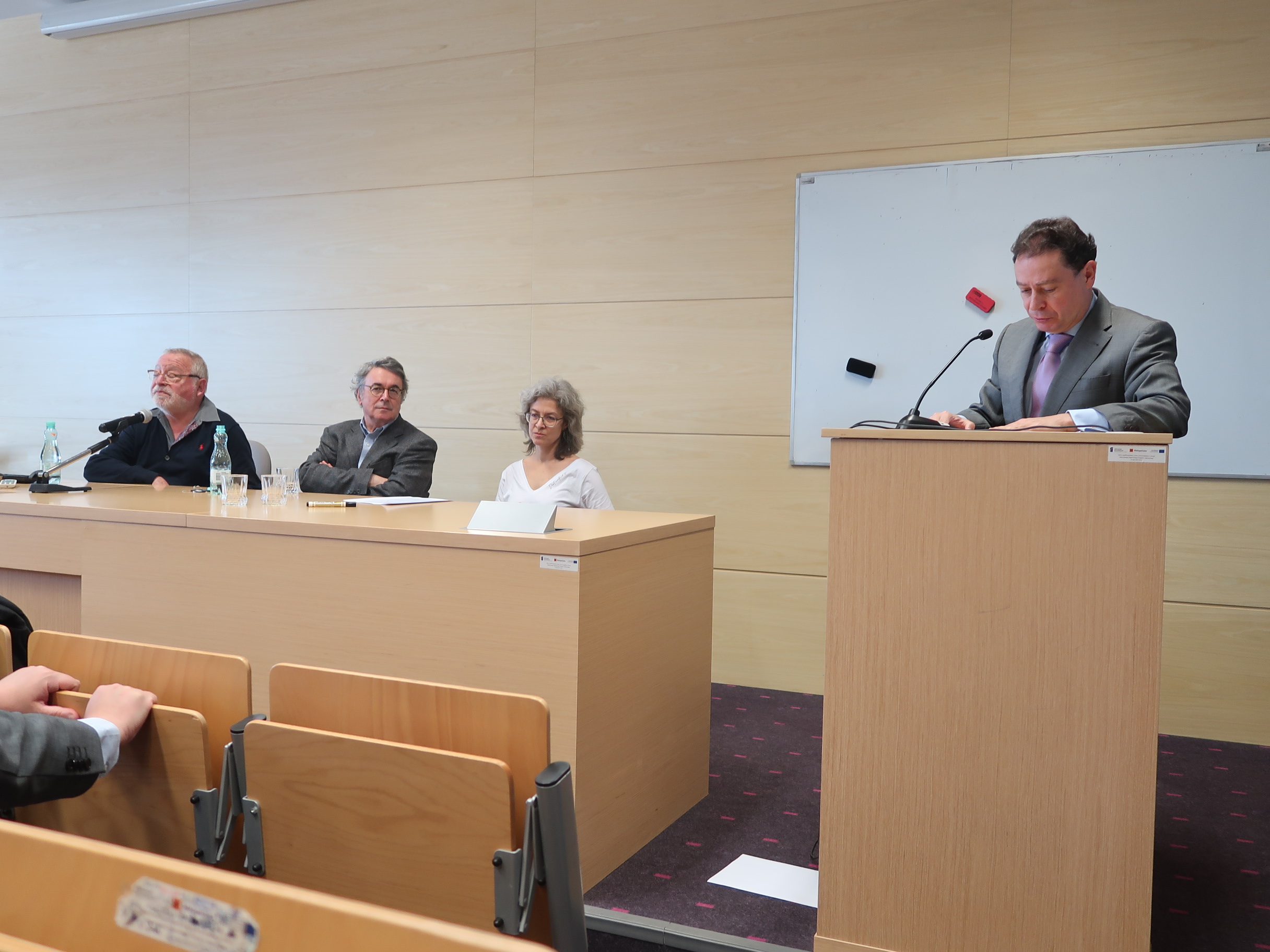 encuentro_Savater_Trapiello_Pluta_UJ_Cra_28.04.2022 (4).JPG