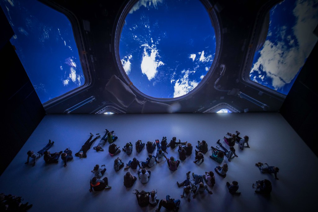 Foto 4. Deep Space. The ISS in Deep Space 8K ©Ars Electronica.jpg