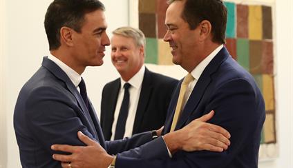 President Sánchez meets with CEO of Cisco following Cisco