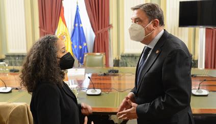 El ministro de Agricultura, Pesca y Alimentación se reúne con la embajadora de EE.UU. en España