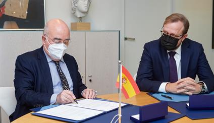 España firma el Convenio de Tromsø