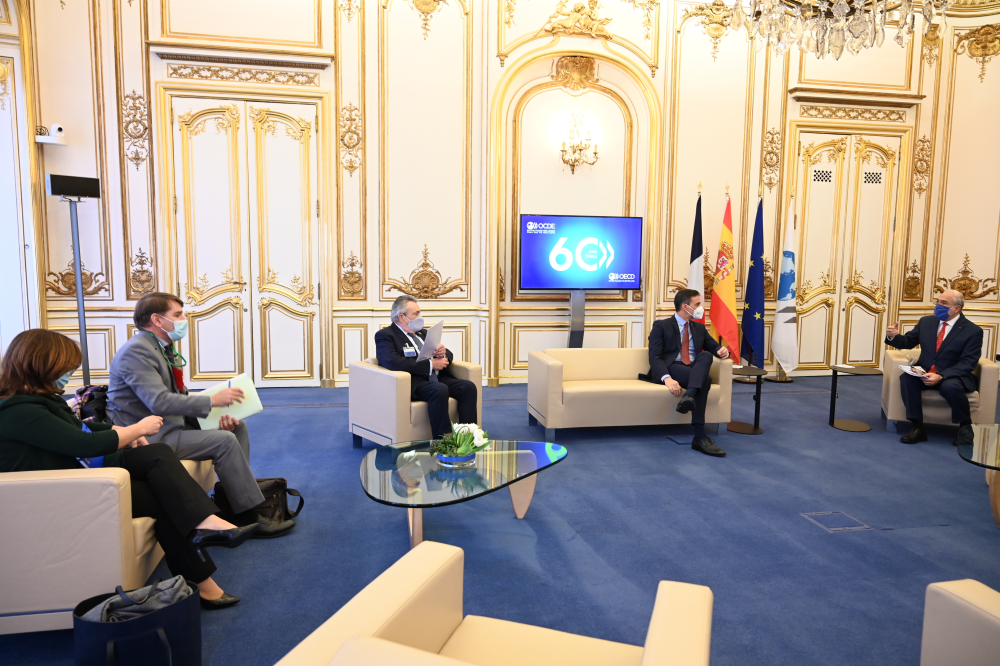 Reunión bilateral del Presidente del Gobierno, Pedro Sánchez, con el Secretario General de la OCDE, Ángel Gurria