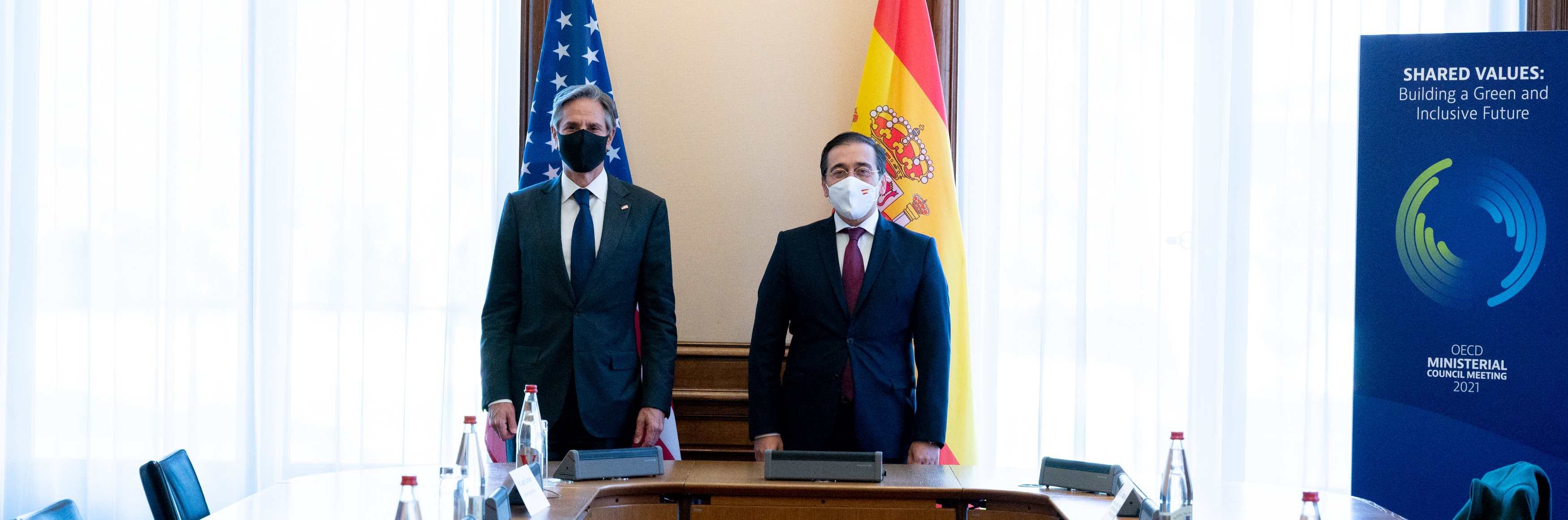 Encuentro bilateral del Ministro Albares con el Secretario de Estado Blinken en los márgenes de la reunión ministerial de la OCDE