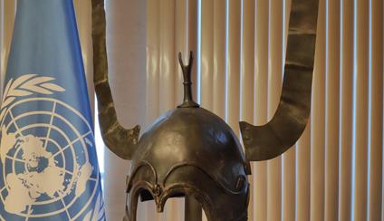 España recibe en París siete cascos celtíberos expoliados del yacimiento zaragozano de Aranda de Moncayo