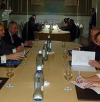 26/01/2012. El ministro durante su encuentro con su homólogo peruano. Foto Maec ;div class=