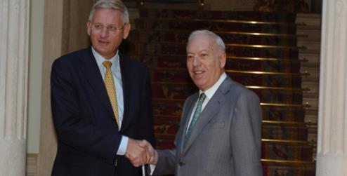 31/01/2012. El ministro junto a su homólogo sueco, Carl Bildt, durante su encuentro en Madrid. Foto Maec