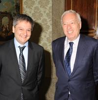 16/04/2012. El ministro de Asuntos Exteriores y de Cooperación con el Alto comisionado de Naciones Unidas para los Refugiados (ACNUR) en el Palacio de Viana. Foto Maec